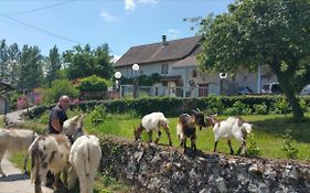 Basse-Cour De Montin Au 256 Chemin De La Rocaille A 38510 Vezeronce Curtin