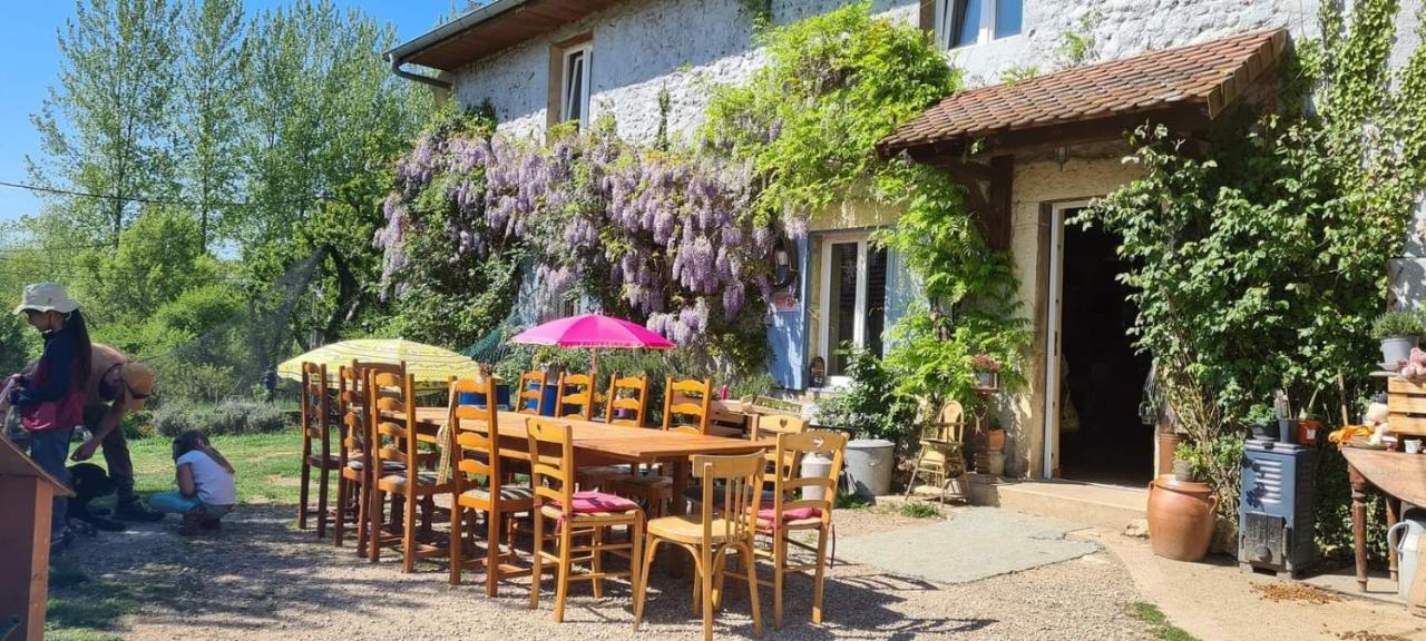 Basse-Cour De Montin Au 256 Chemin De La Rocaille A 38510 Vezeronce Curtin Bed & Breakfast Morestel Exterior photo